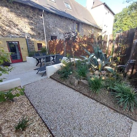 Studio Meuble Avec Terrasse Axe Rennes Saint Malo La Baussaine Экстерьер фото